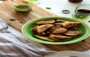 Empanadillas De Ternera Con Salsa Chimichurri De Orégano
