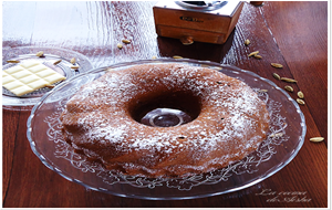 Bundt Cake De Chocolate Blanco, Cardamomo Y Agua De Rosas
