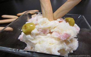 Ensaladilla Con Cebolleta Y Jamón Cocido