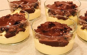 Vasitos De Mascarpone Con Muesli Crujiente Y Salsa De Chocolate (thermomix)
