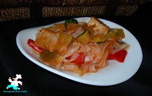 Noodles De Arroz Con Atún Y Verduras
