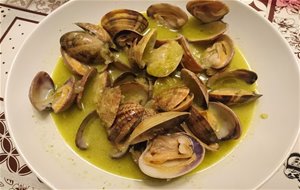 Almejas En Salsa Verde
