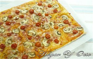 Pizza De Hojaldre Con Champiñones, Bacon Y Cherrys
