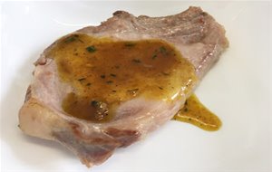 Chuleta De Cerdo Con Salsa De Mostaza Y Miel
