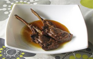 Costillas De Ovino Con Salsa De Naranja
