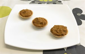 Tartaletas Con Paté De Mejillones Y Queso
