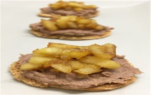 Tosta De Paté De Perdiz Con Manzana Caramelizada
