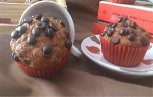 Muffins Integrales De Calabaza Y Canela Con Nueces Y Gotas De Chocolate
