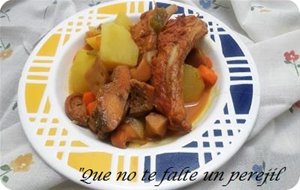 Guiso De Patatas, Níscalos Y Costillas De Cerdo
