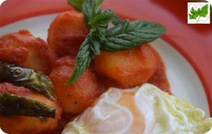 Patatas Con Tomate Y Hierbabuena
