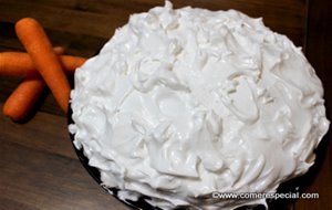 Tarta De Zanahoria Sin Lactosa, Rellena Y Cubierta De Merengue Italiano