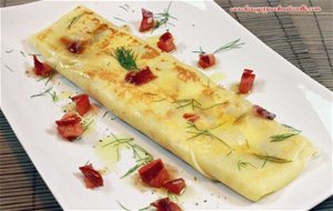 Crepes Rellenas De Burrata, Jamon Ibérico Y Daditos De Tomate