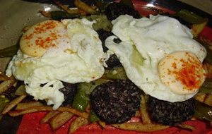 Broken Eggs With Burgos Blood Sausage / Huevos Rotos Con Morcilla De Burgos