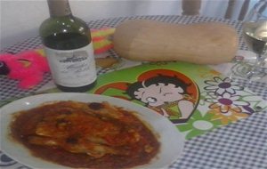 Pavo Fileteado Con Fuet De Pato Y Salsa De Vino / Filleting Turkey With Duck Fuet And Wine Sauce
