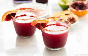 Blood Orange Margarita With Smoky Salt / Margarita De Naranja Sanguina Con Sal Ahumada