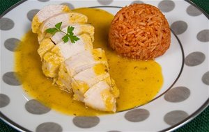 Pollo Con Salsa Española Y Arroz Al Pimentón Ahumado /spanish Sauce Chicken And Smoked Paprika Rice