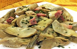 Stewed Artichokes With Ham / Alcachofas Guisadas Con Jamón