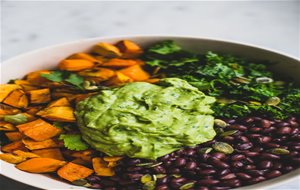 Kale Mexican Salad / Ensalada Mejicana Rizada