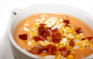 Salmorejo Con Almendras
