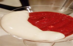 Mousse De Queso Con Pure De Remolacha
