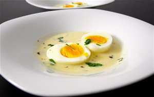 Huevos A La  " Dijonnaise " - Salsa De Mostaza -
