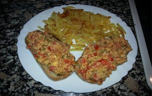 Huevos Revueltos Con Pan Tostado O Patatas Paja
