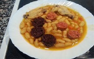 Judias Blancas Con Chorizo Y Morcilla (habichuelas)
