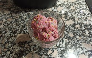 Helado De Fresa Y Yogur
