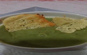 Crema De Trigueros Con Crujiente De Queso
