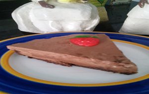 Tarta De Mousse De Chocolate Con Fresas De Gominolas
