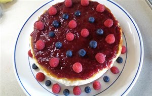 Tarta De Queso Con Arándanos Y Frambuesas
