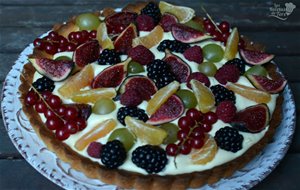 Tartaleta de frutos rojos y frutas de otoño