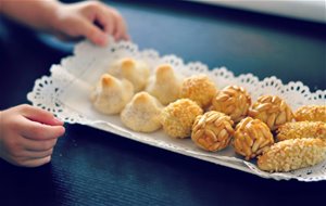 Panellets De Piñones, Almendras Y Coco
