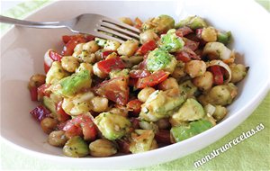 Ensalada De Garbanzos Y Aguacate
