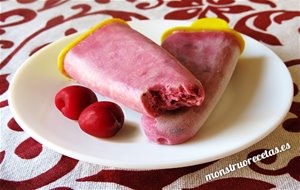 Polos O Paletas De Cereza Y Plátano
