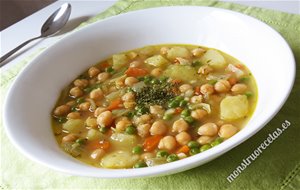 Sopa De Garbanzos Y Otras Verduras
