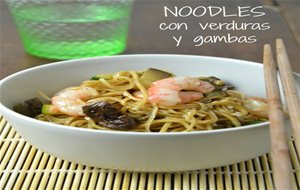 Noodles Con Verduras Y Gambas
