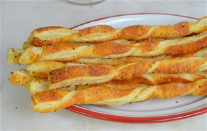 Palitos De Queso Con Hojaldre Fáciles &#161; Y Super Crujientes!
