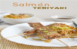 Brochetas De Salmón Teriyaki Con Noddles
