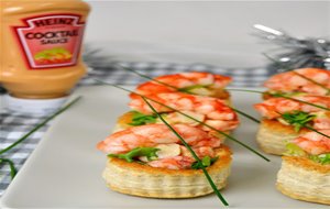 Volovanes De Ensalada Cóctel Con Gambas
