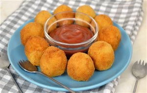 Bolitas De Atún Con Quesitos
