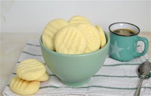 Galletas De Leche Condensada Y Maicena 
