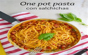 Pasta Con Salchichas En Sartén O "one Pot Pasta"
