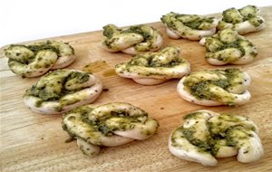 
panecillos "nudo" Con Pesto
