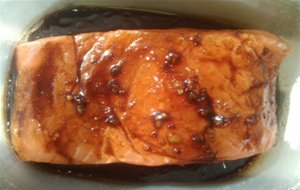 
salmón Al Grill Marinado En Soja Y Vino De Arroz
