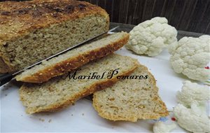 Pan Integral De Coliflor, Bebida De Soja Con Semillas De Girasol. Amapola, Sésamo Y Lino.
