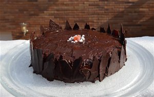 Tarta De Chocolate, Nueces Y Orujo
