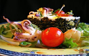 Arroz Negro Con Gambas Y Chipirón
