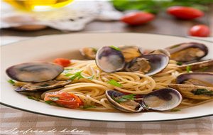 Espaguetis Con Almejas - Spagetti Alle Vongole
