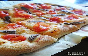 Coca De Tomate Y Anchoas
